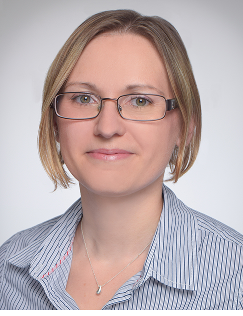 Dr. Anna Kopczak